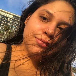 Meet your Posher, Clarissa